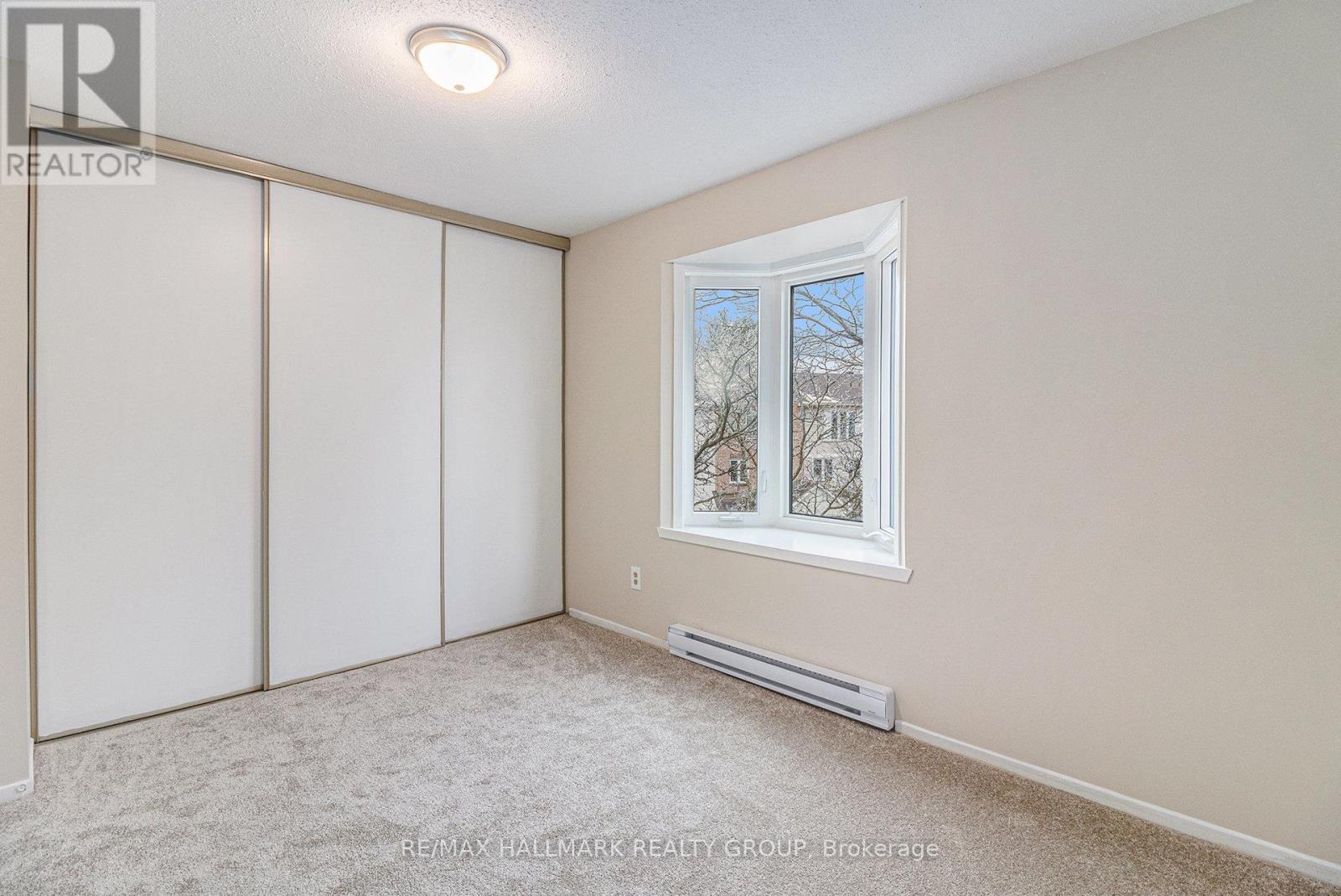 B - 6716 Jeanne D'arc Boulevard N