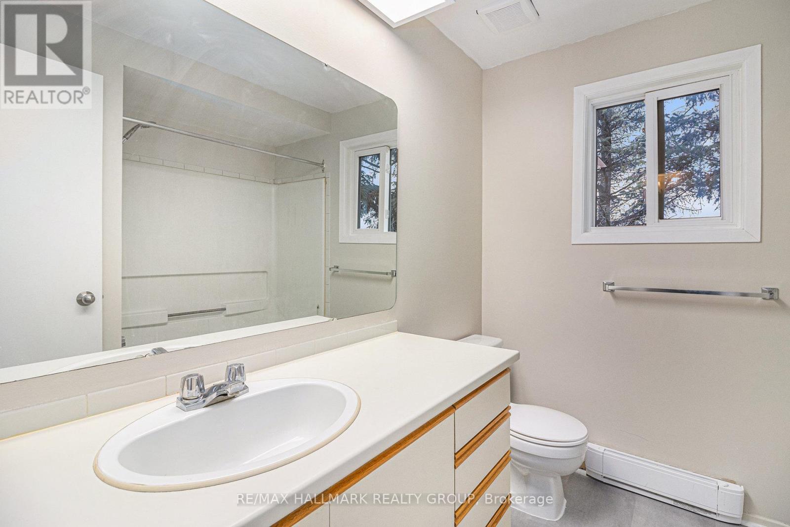 B - 6716 Jeanne D'arc Boulevard N