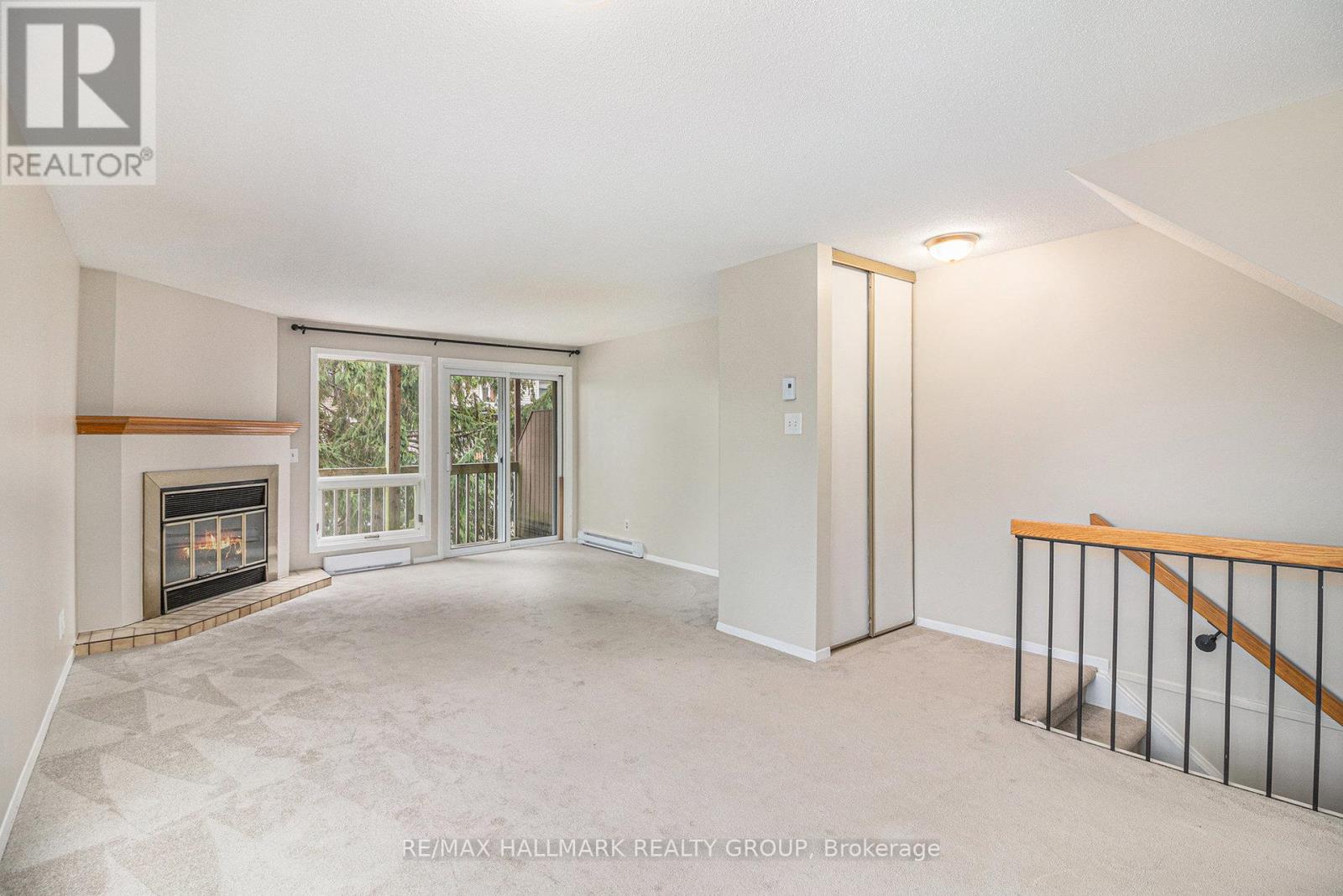 B - 6716 Jeanne D'arc Boulevard N