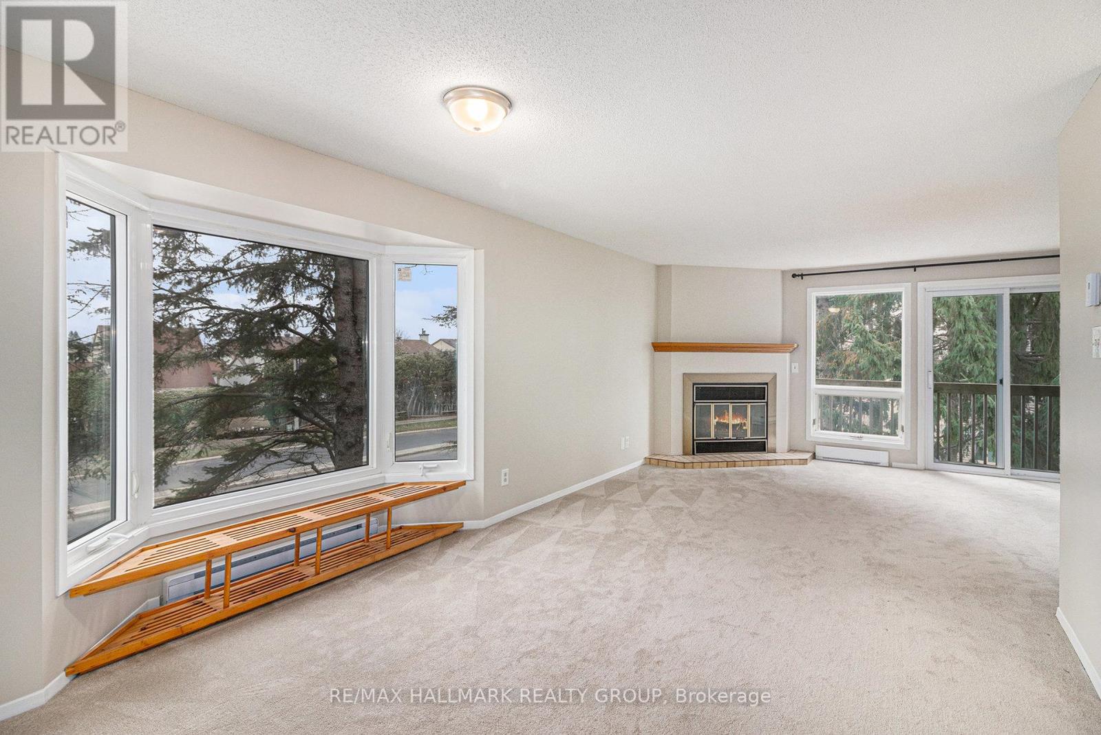 B - 6716 Jeanne D'arc Boulevard N