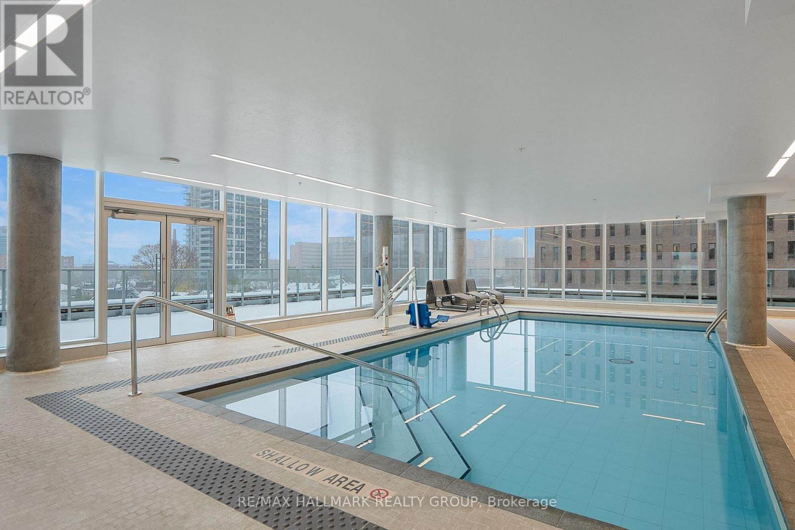 2406 - 805 Carling Avenue