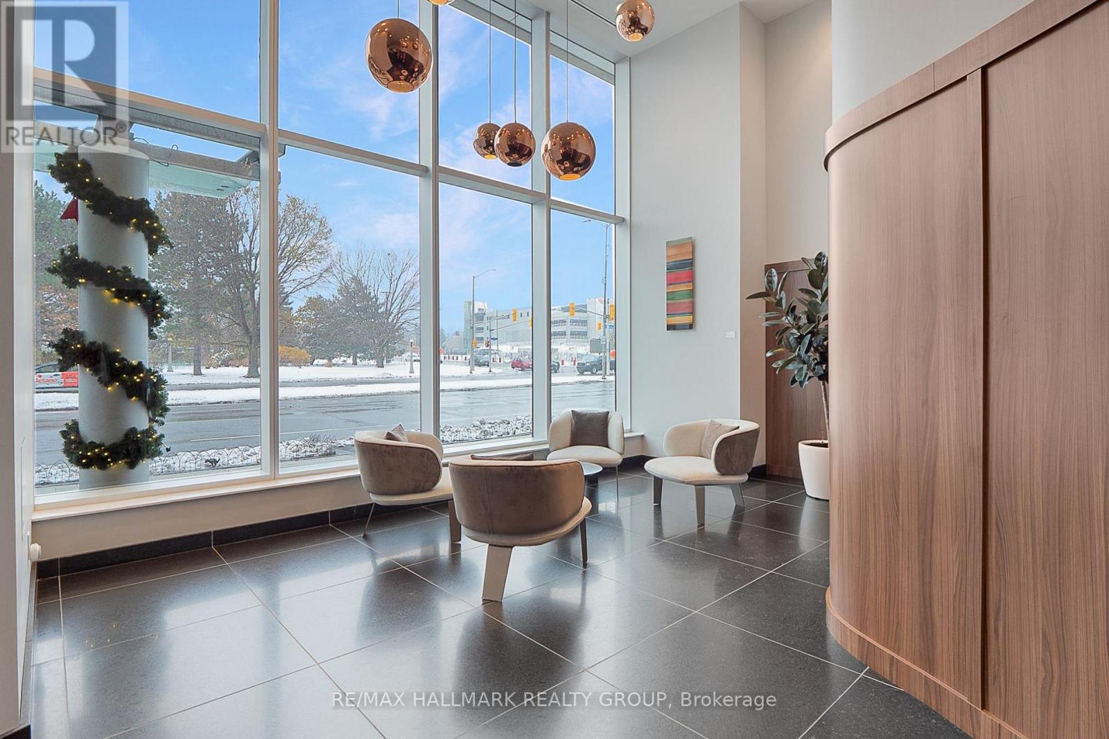 2406 - 805 Carling Avenue