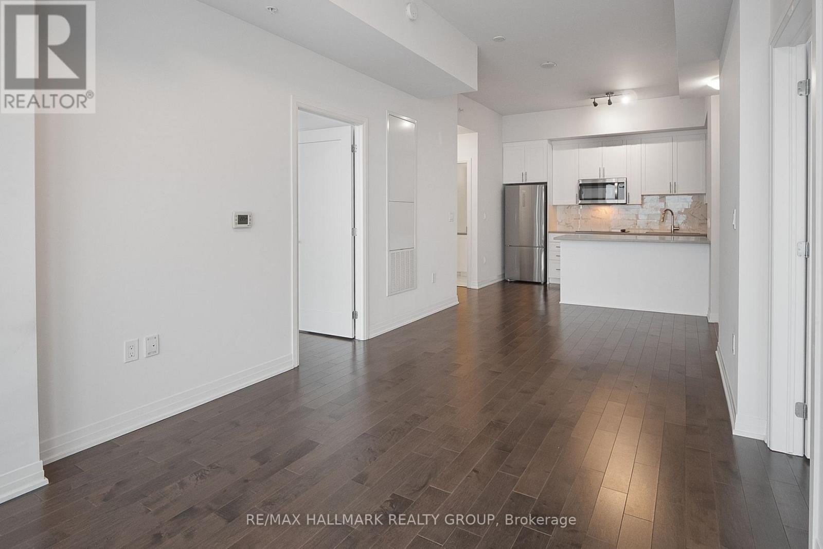 2406 - 805 Carling Avenue