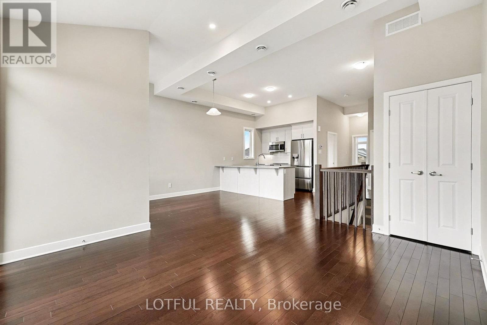 842 Ralph Hennesy Avenue