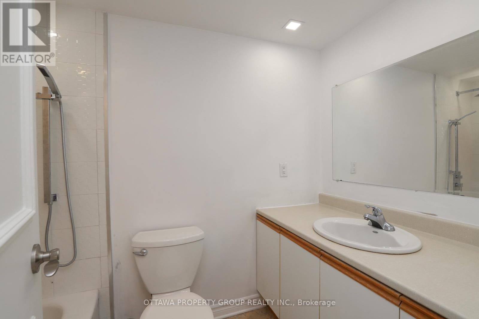 416 - 555 Brittany Drive