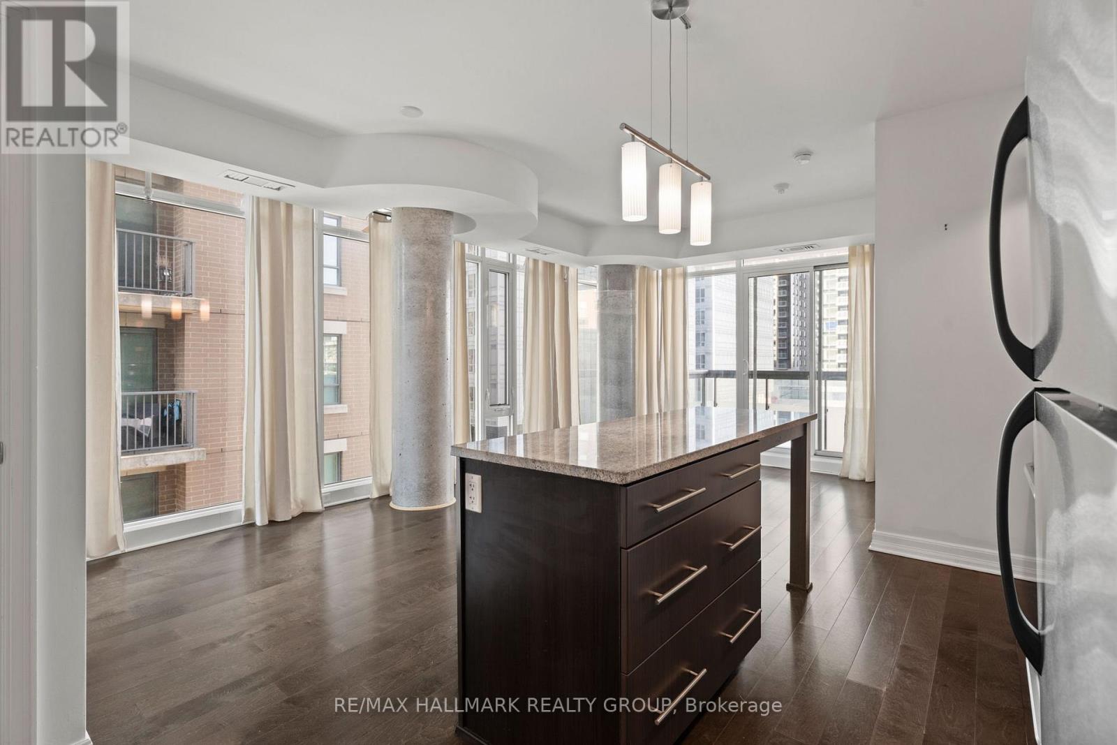 406 - 238 Besserer Street