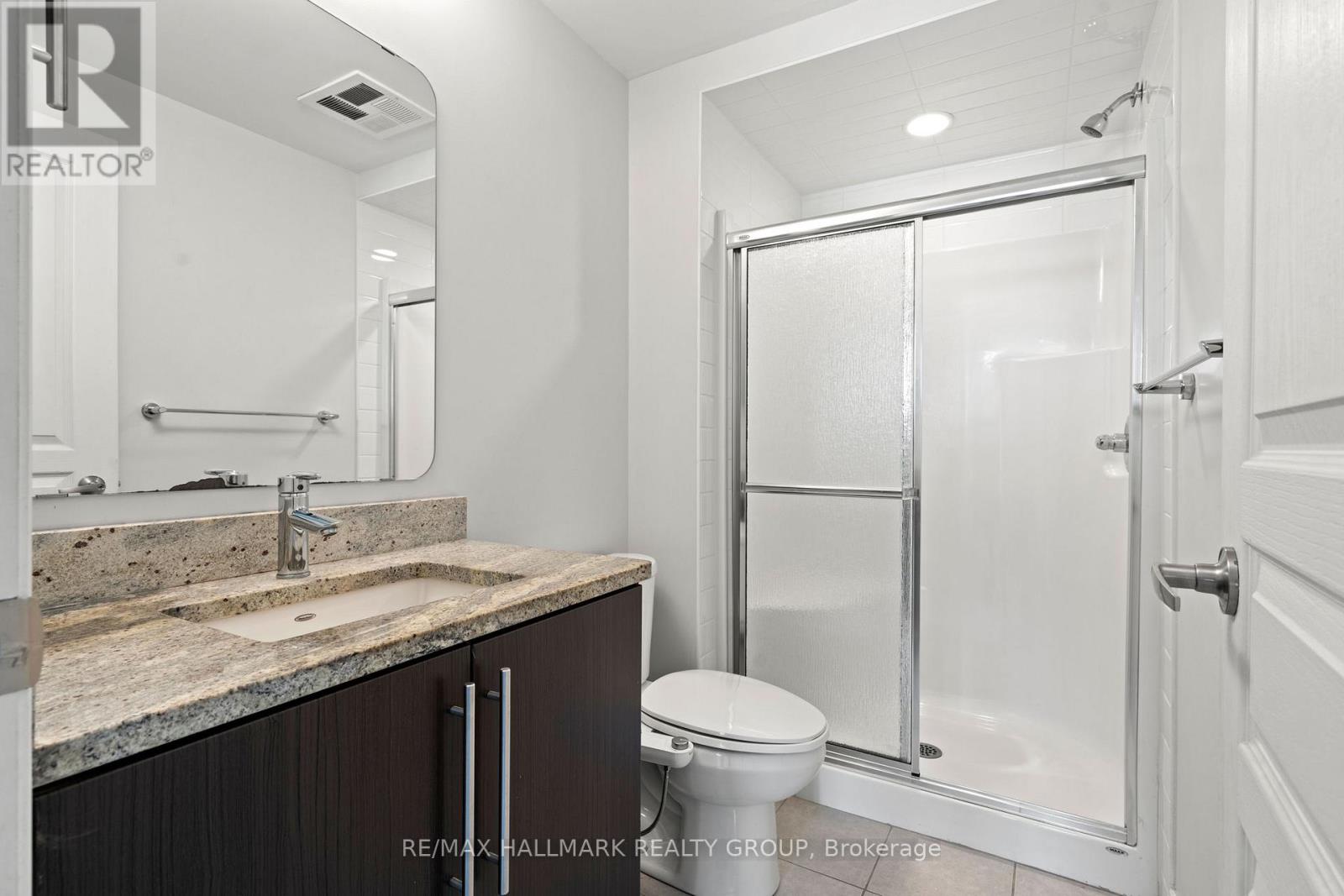 406 - 238 Besserer Street