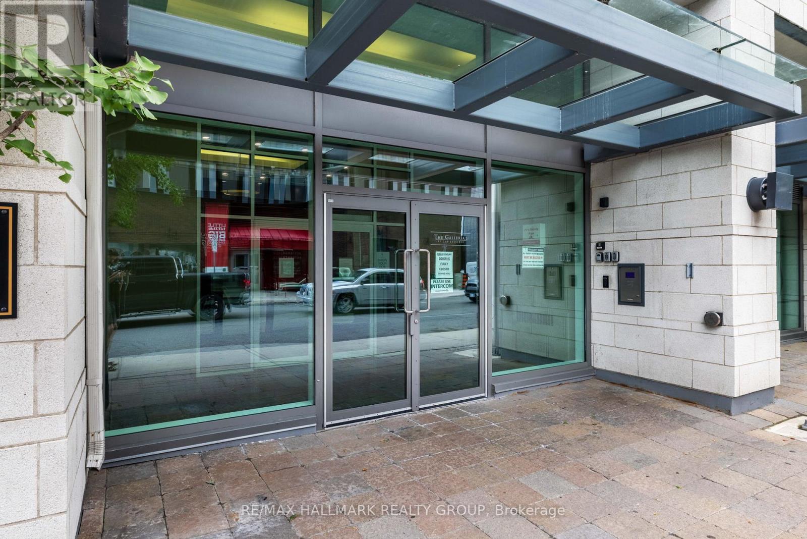 406 - 238 Besserer Street