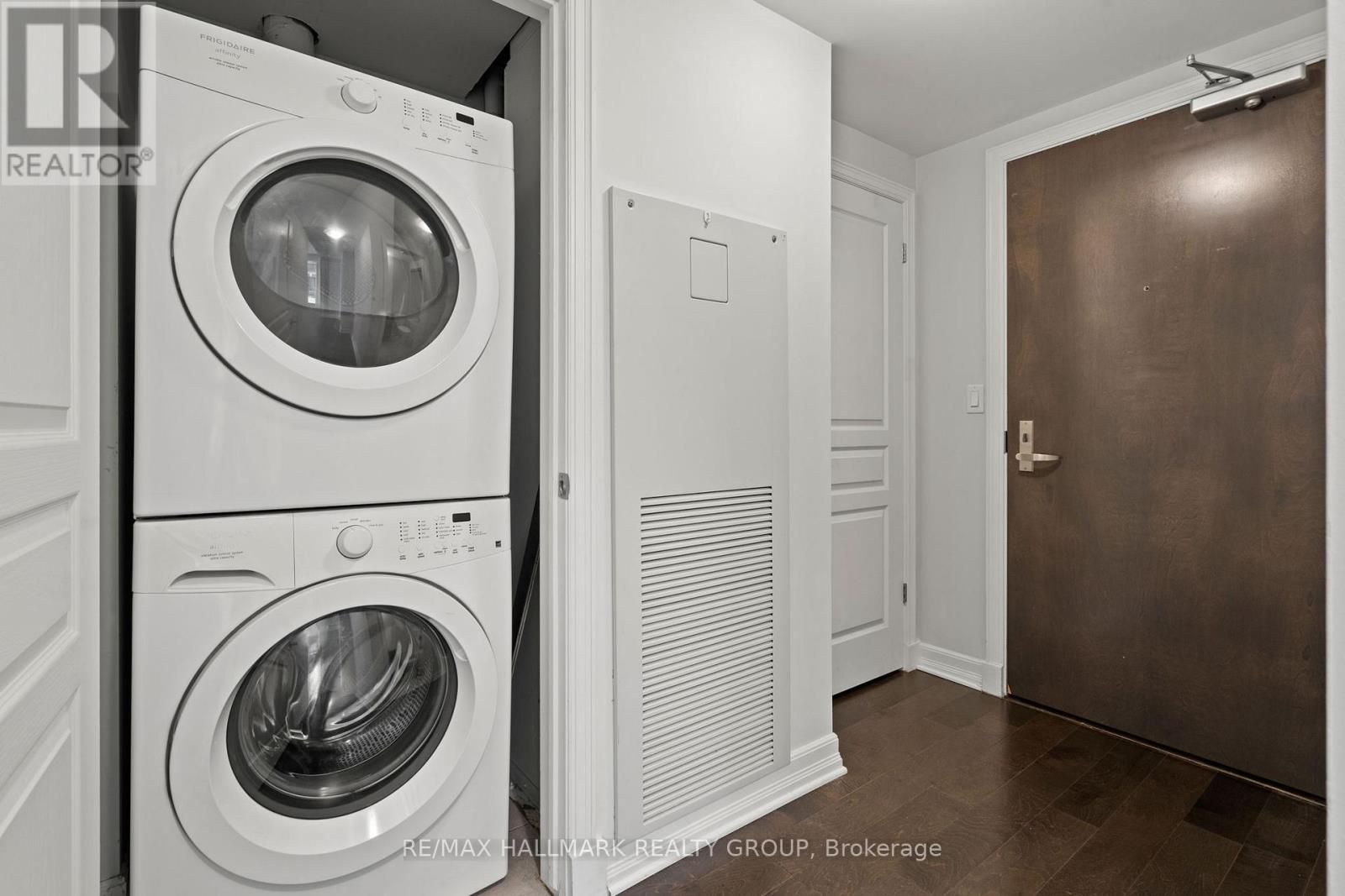 406 - 238 Besserer Street