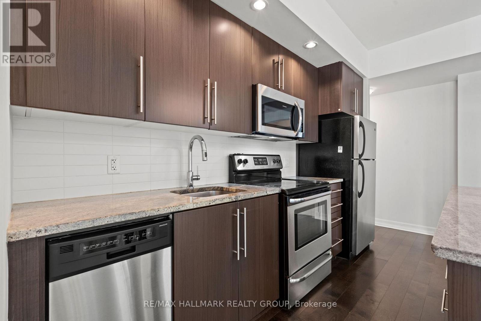 406 - 238 Besserer Street