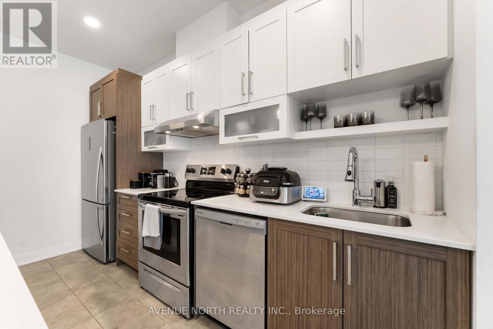 903 - 200 Inlet Private