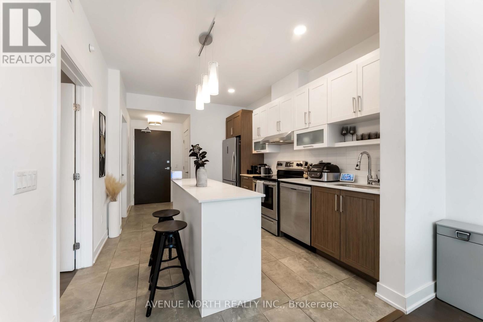 903 - 200 Inlet Private