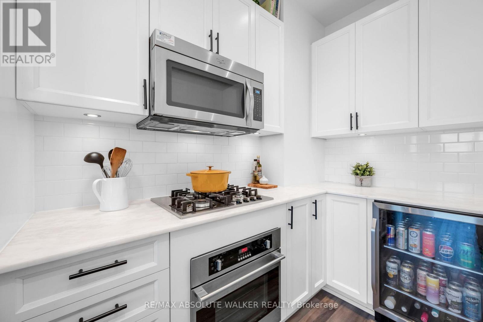 1006 - 7 Marquette Avenue