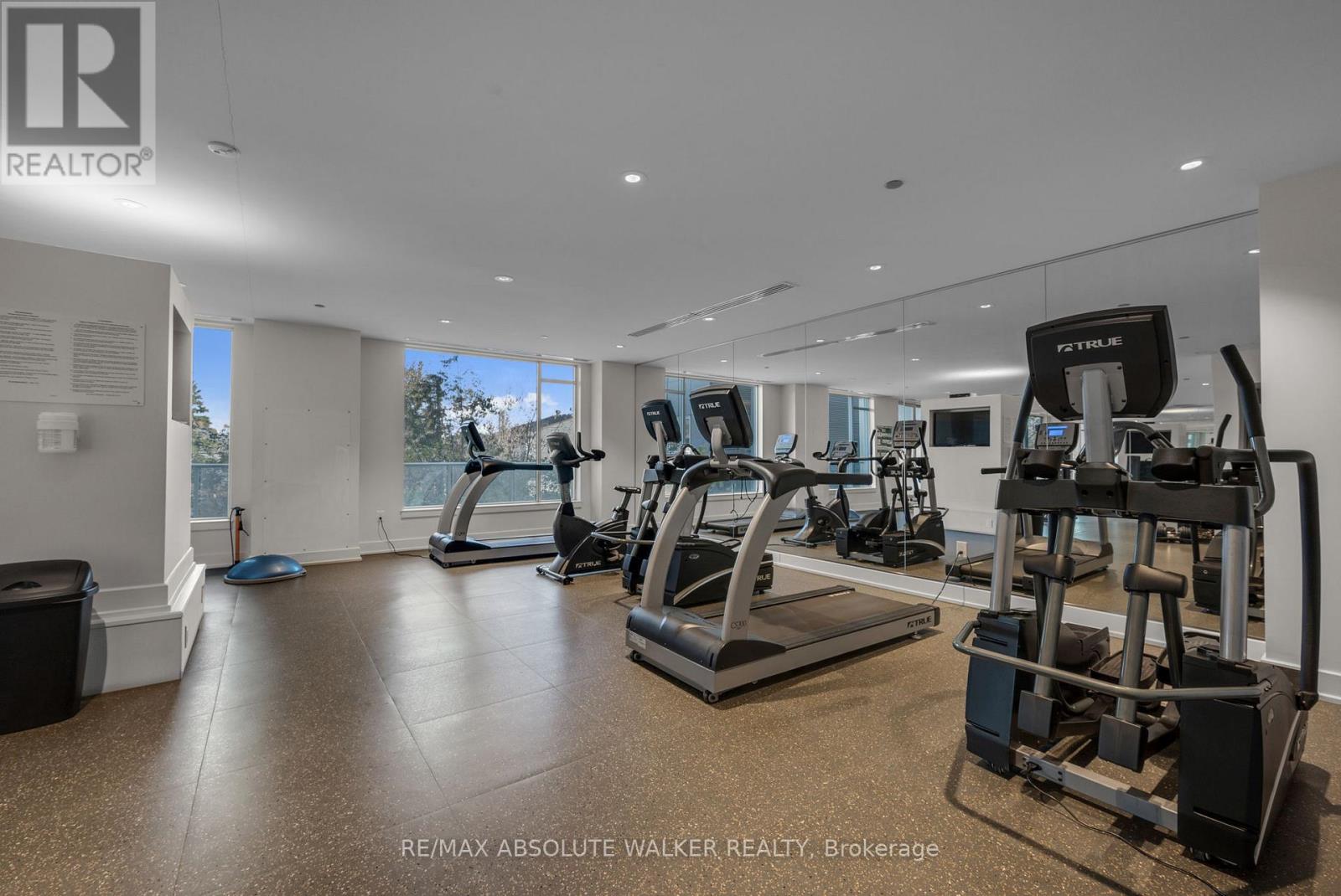 1006 - 7 Marquette Avenue