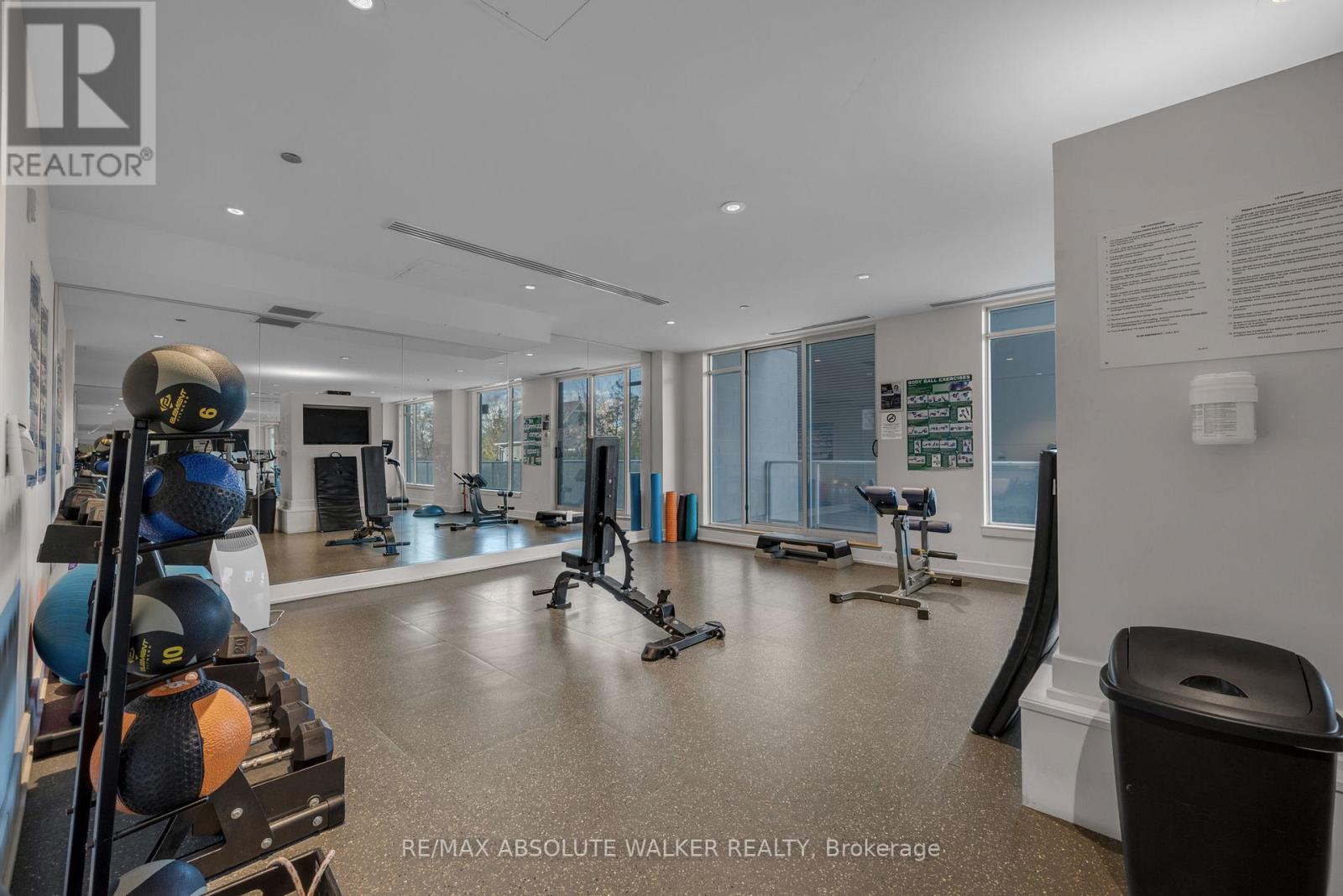 1006 - 7 Marquette Avenue