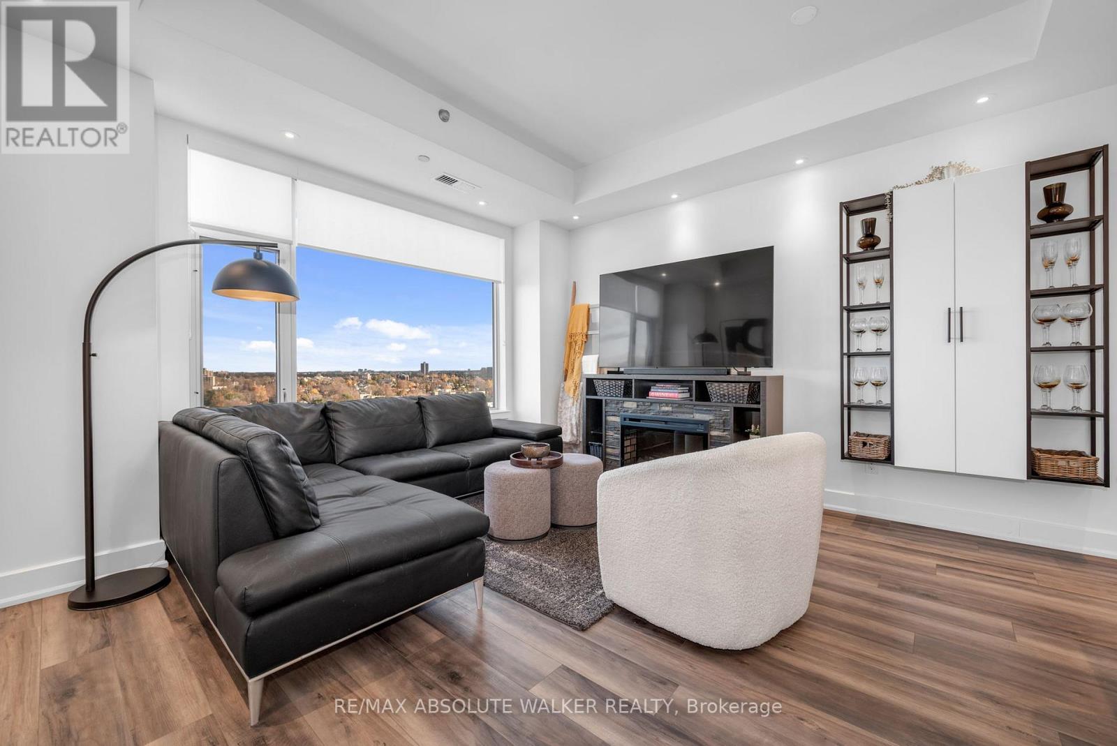 1006 - 7 Marquette Avenue