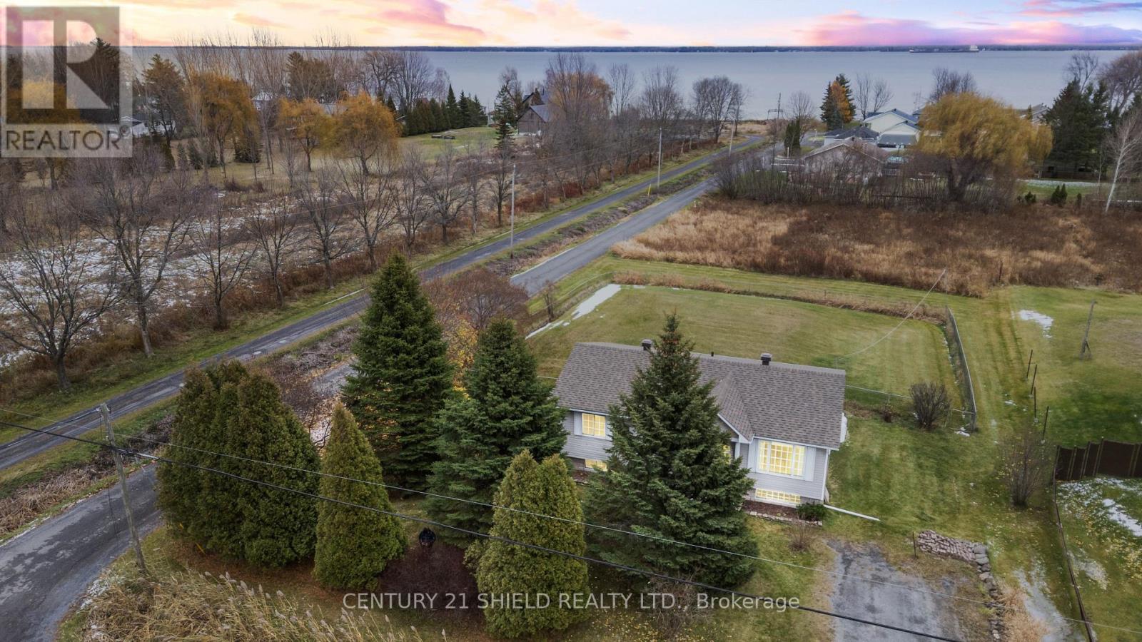 22032 Old Highway 2 Highway