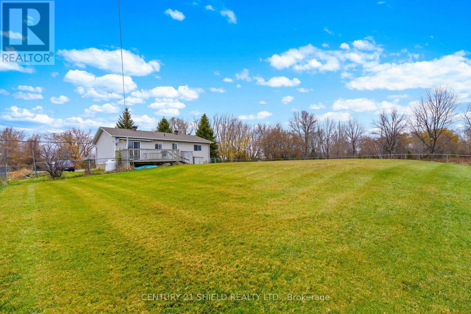 22032 Old Highway 2 Highway