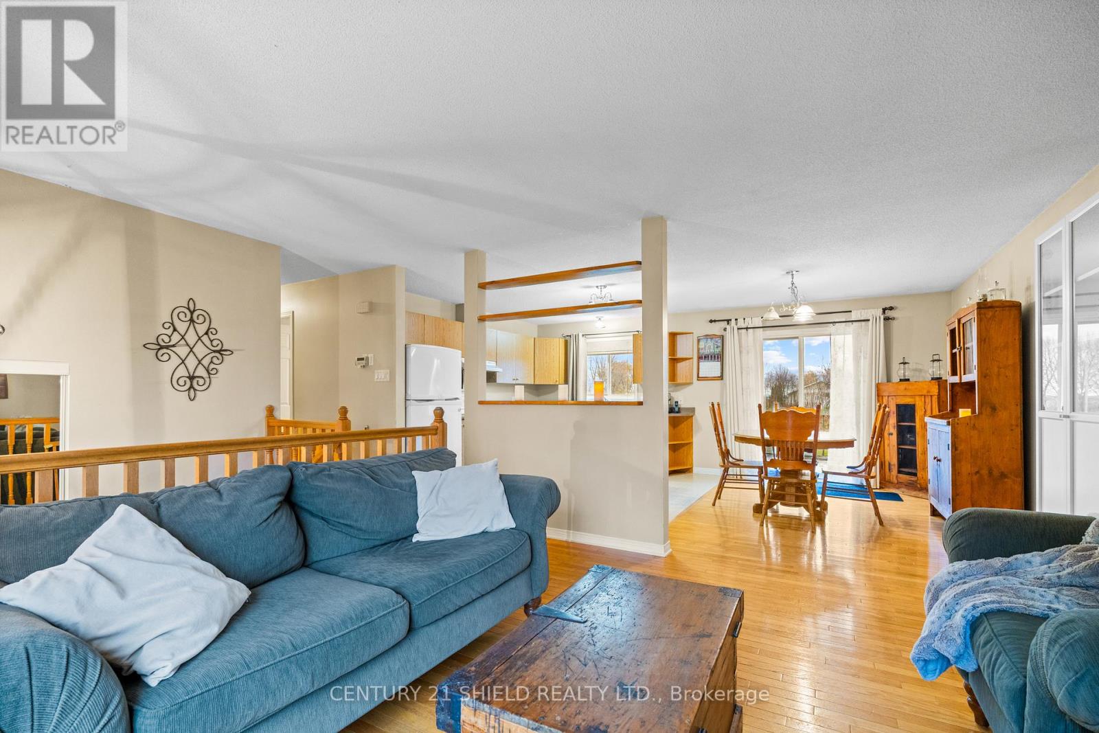 22032 Old Highway 2 Highway