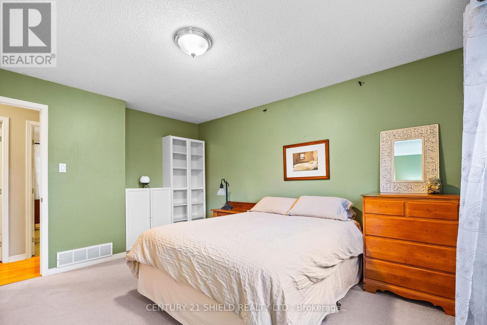 22032 Old Highway 2 Highway