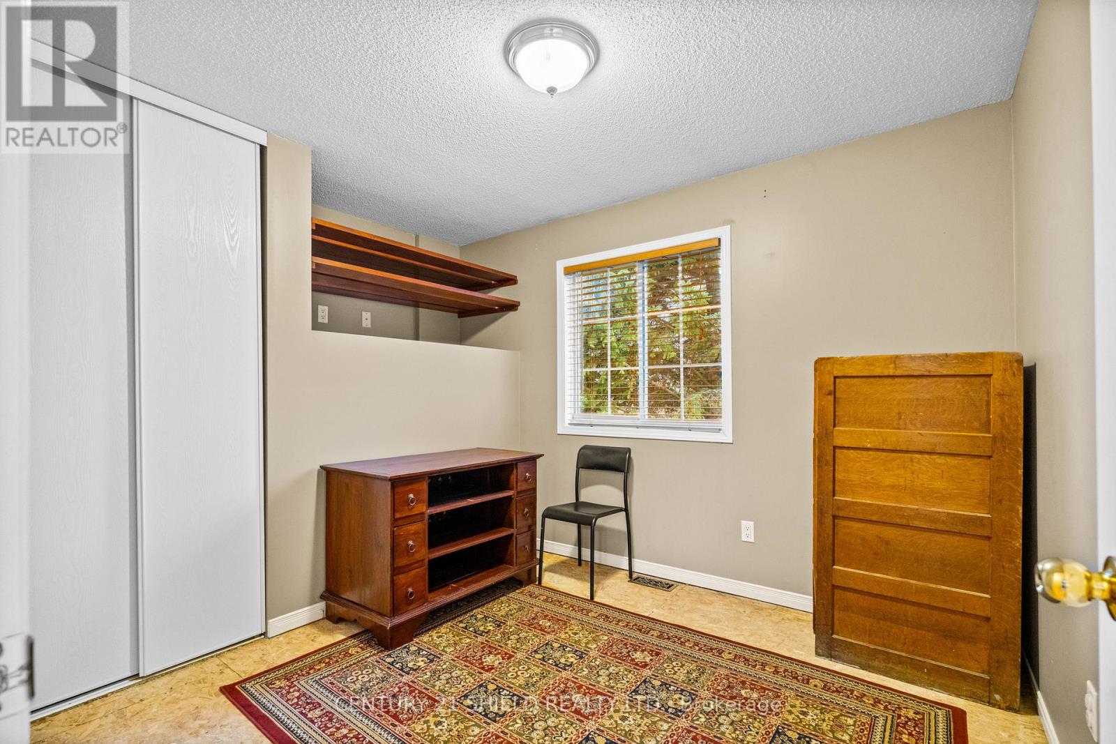 22032 Old Highway 2 Highway