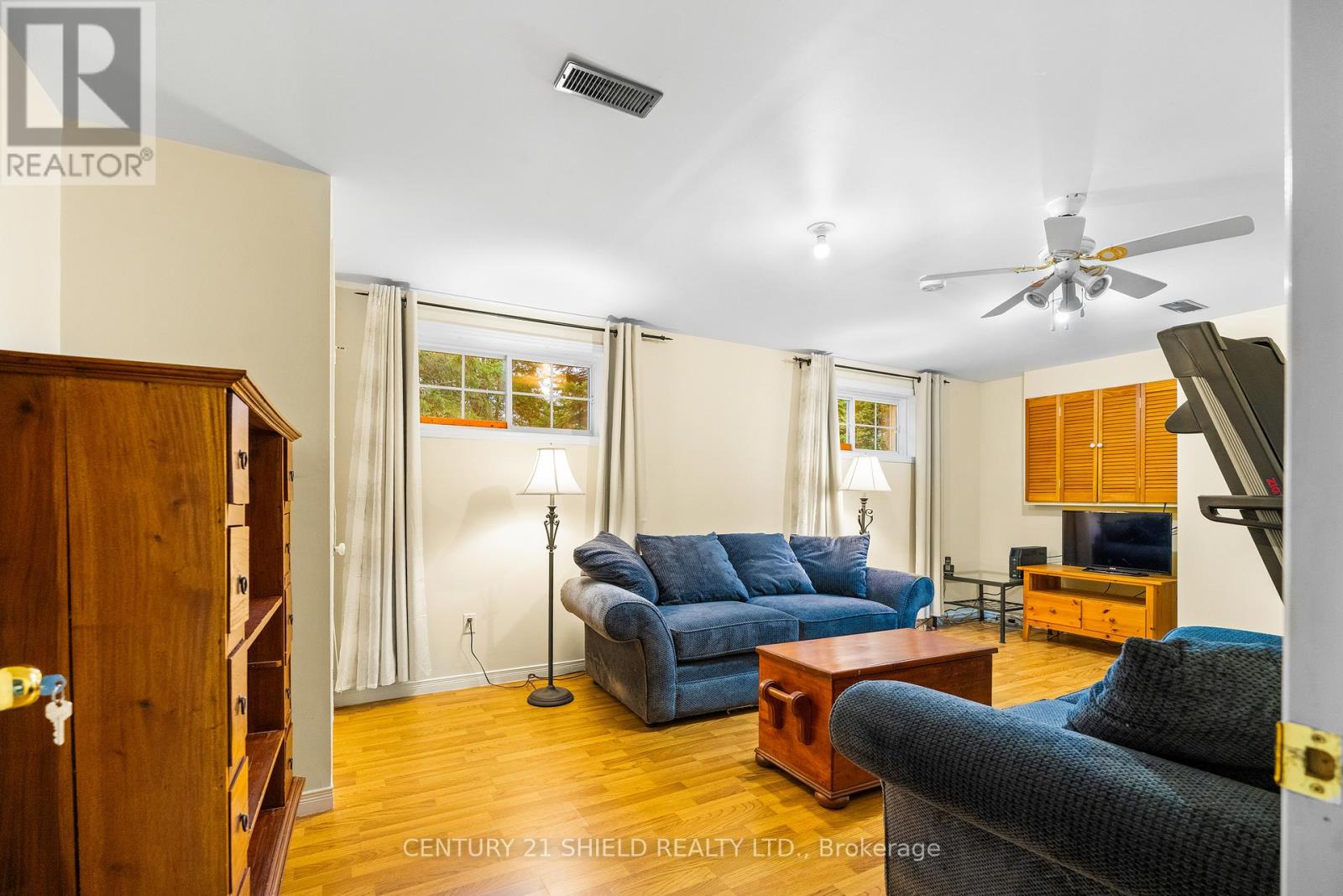 22032 Old Highway 2 Highway