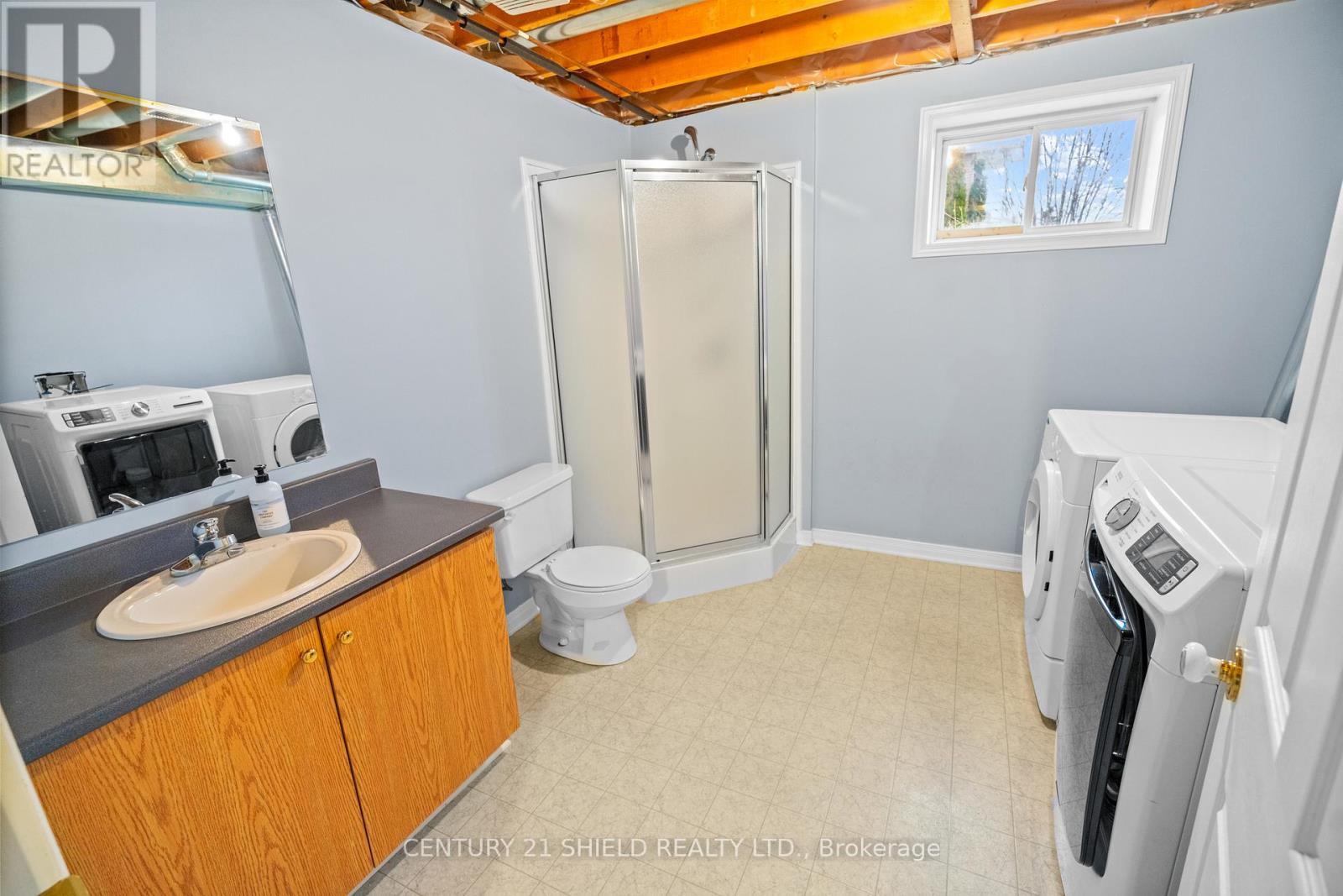 22032 Old Highway 2 Highway