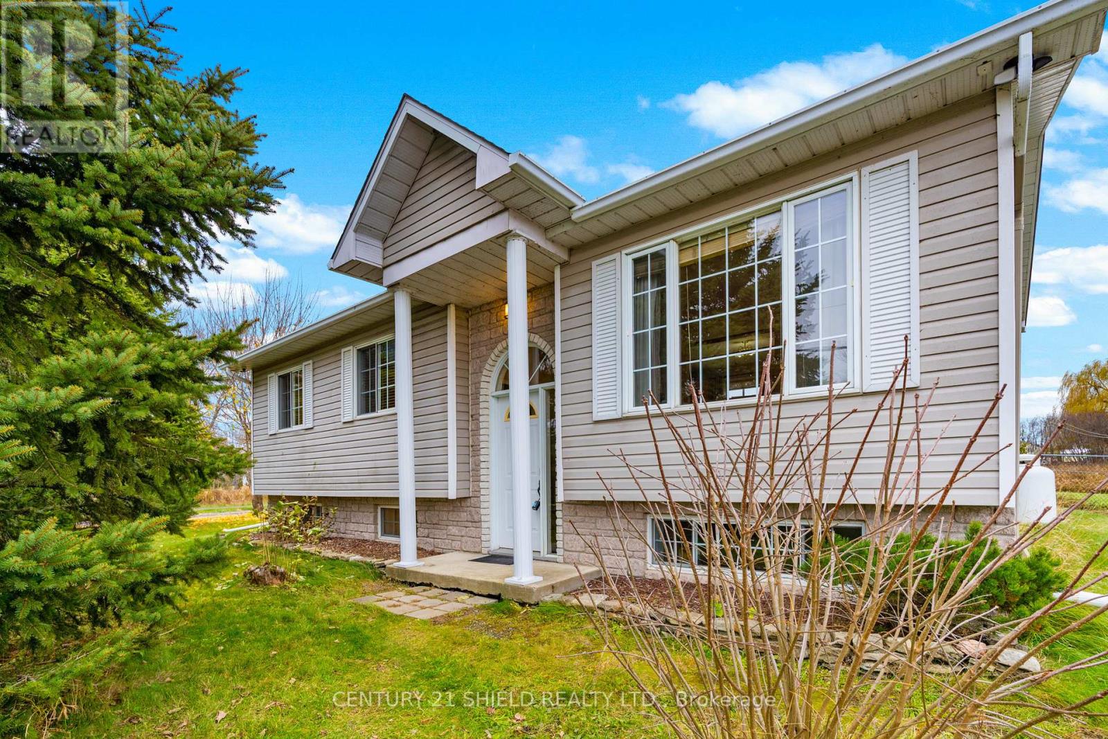 22032 Old Highway 2 Highway