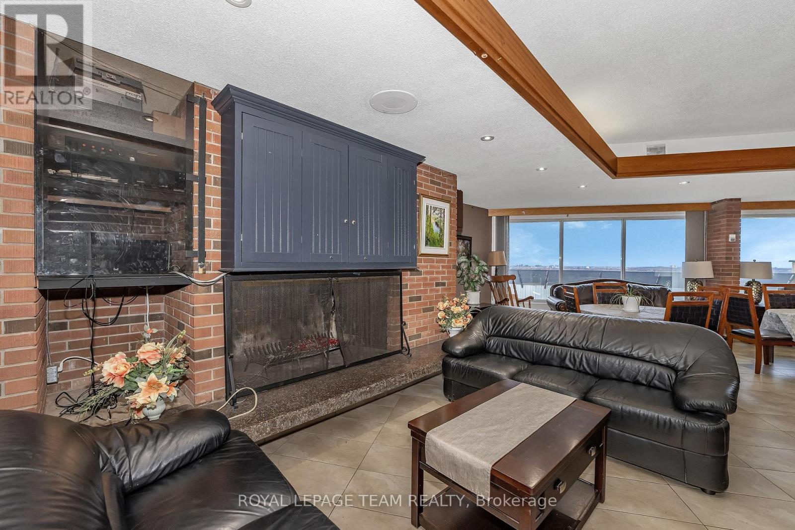 1210 - 20 Chesterton Drive