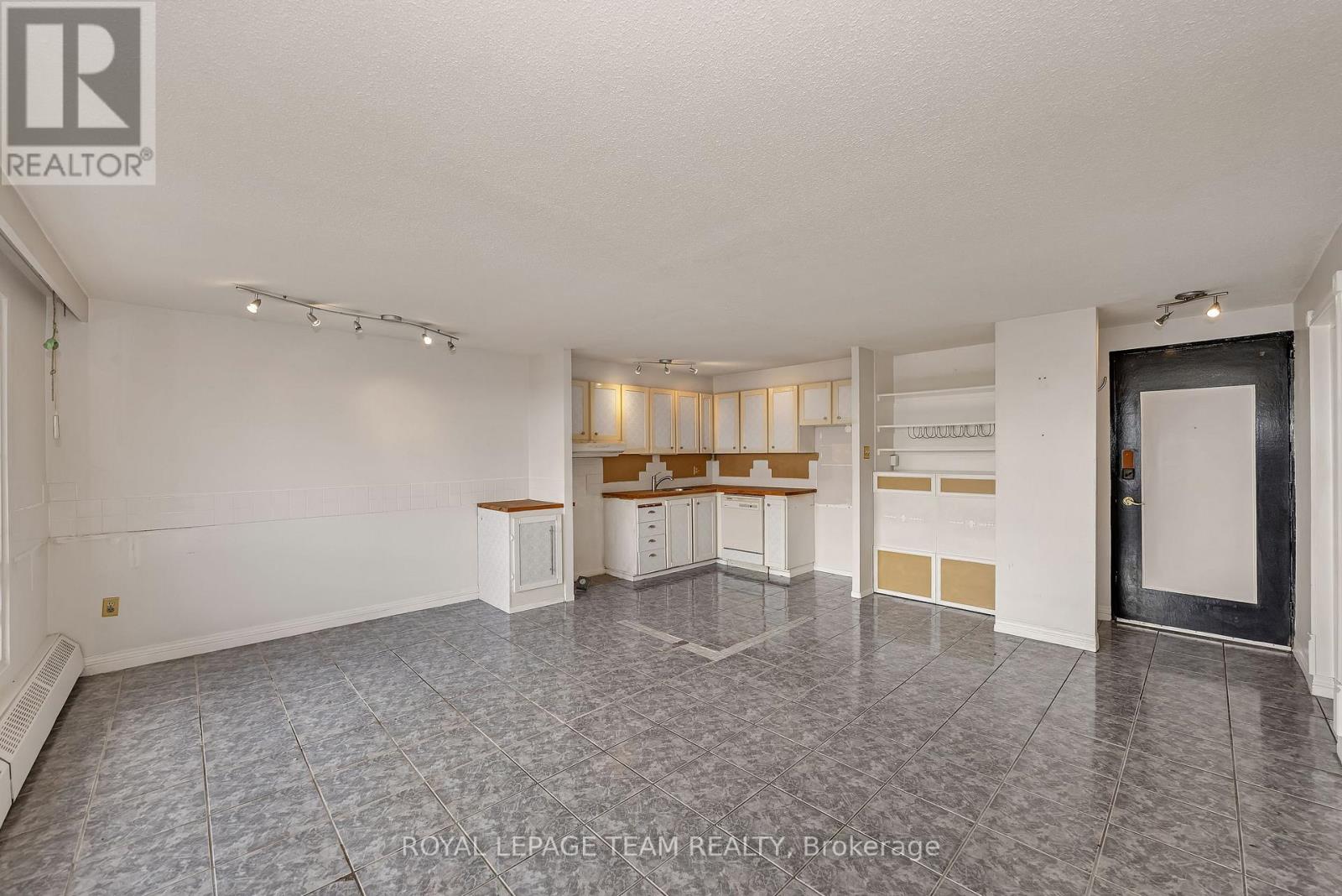 1210 - 20 Chesterton Drive