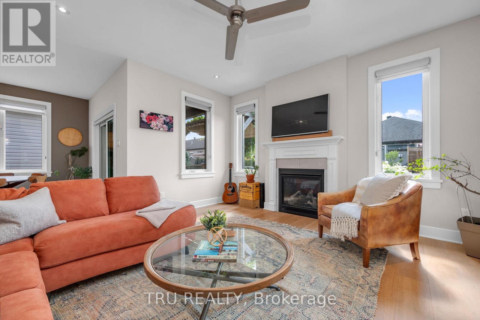 590 Robert Hill Street