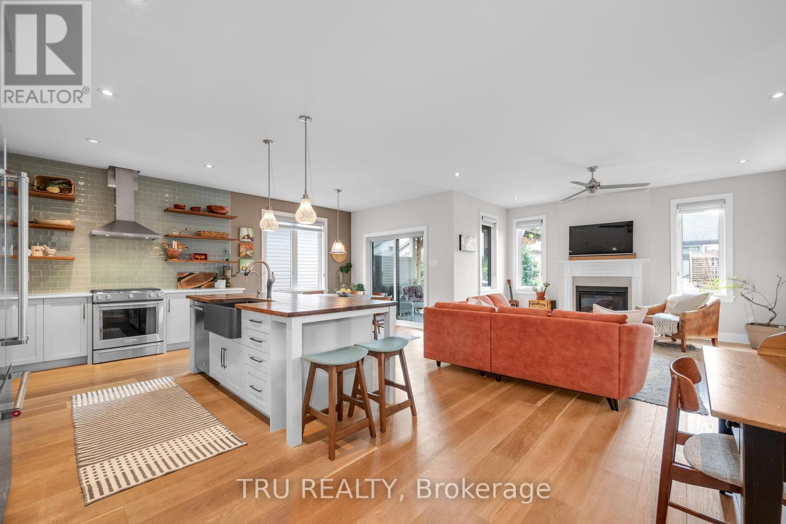 590 Robert Hill Street