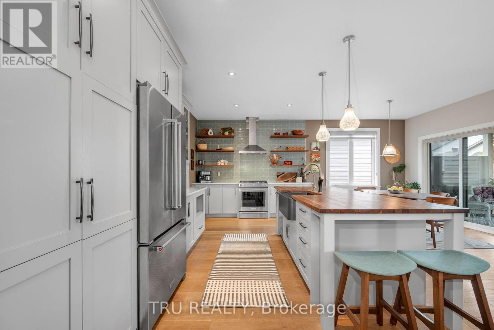 590 Robert Hill Street