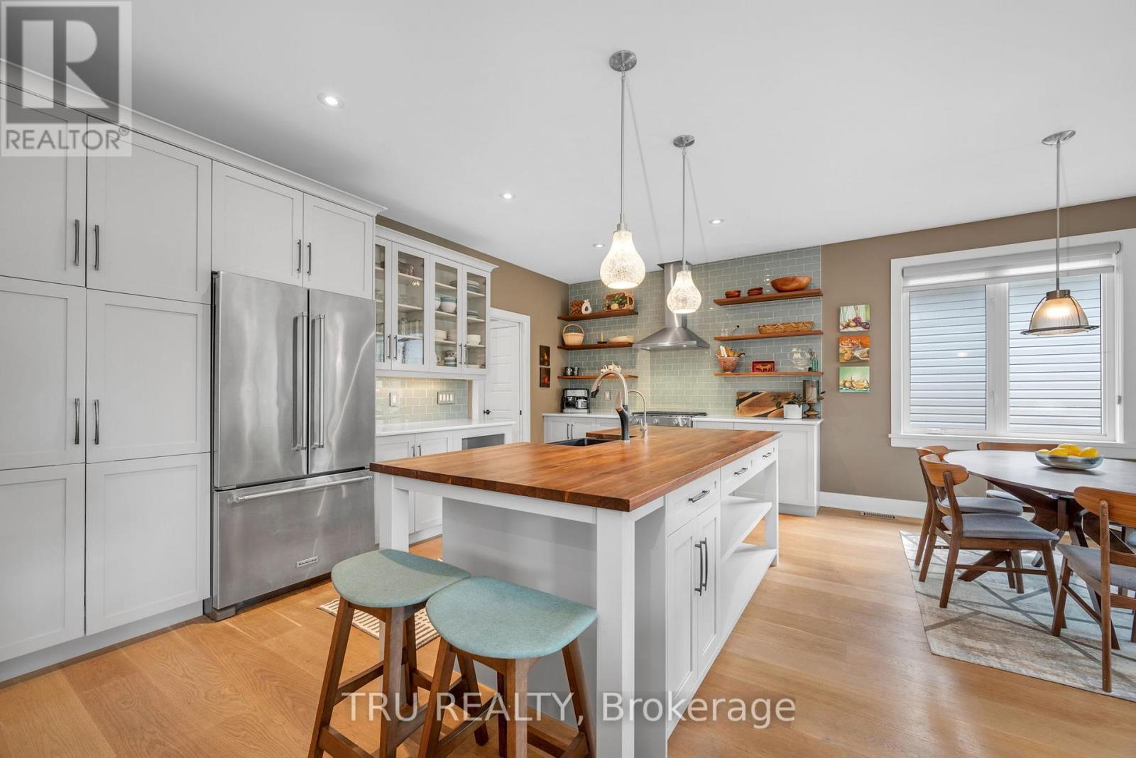 590 Robert Hill Street