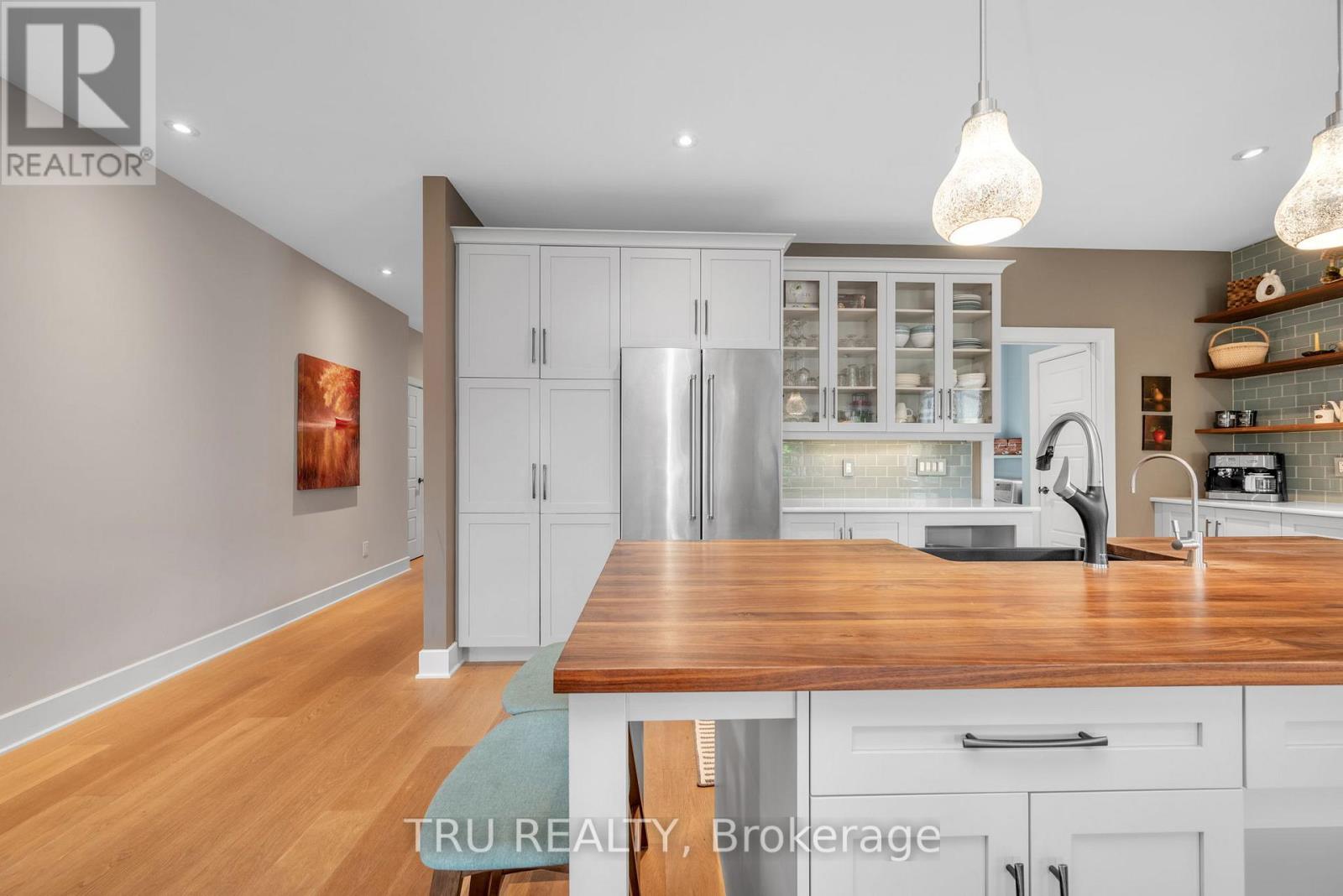 590 Robert Hill Street