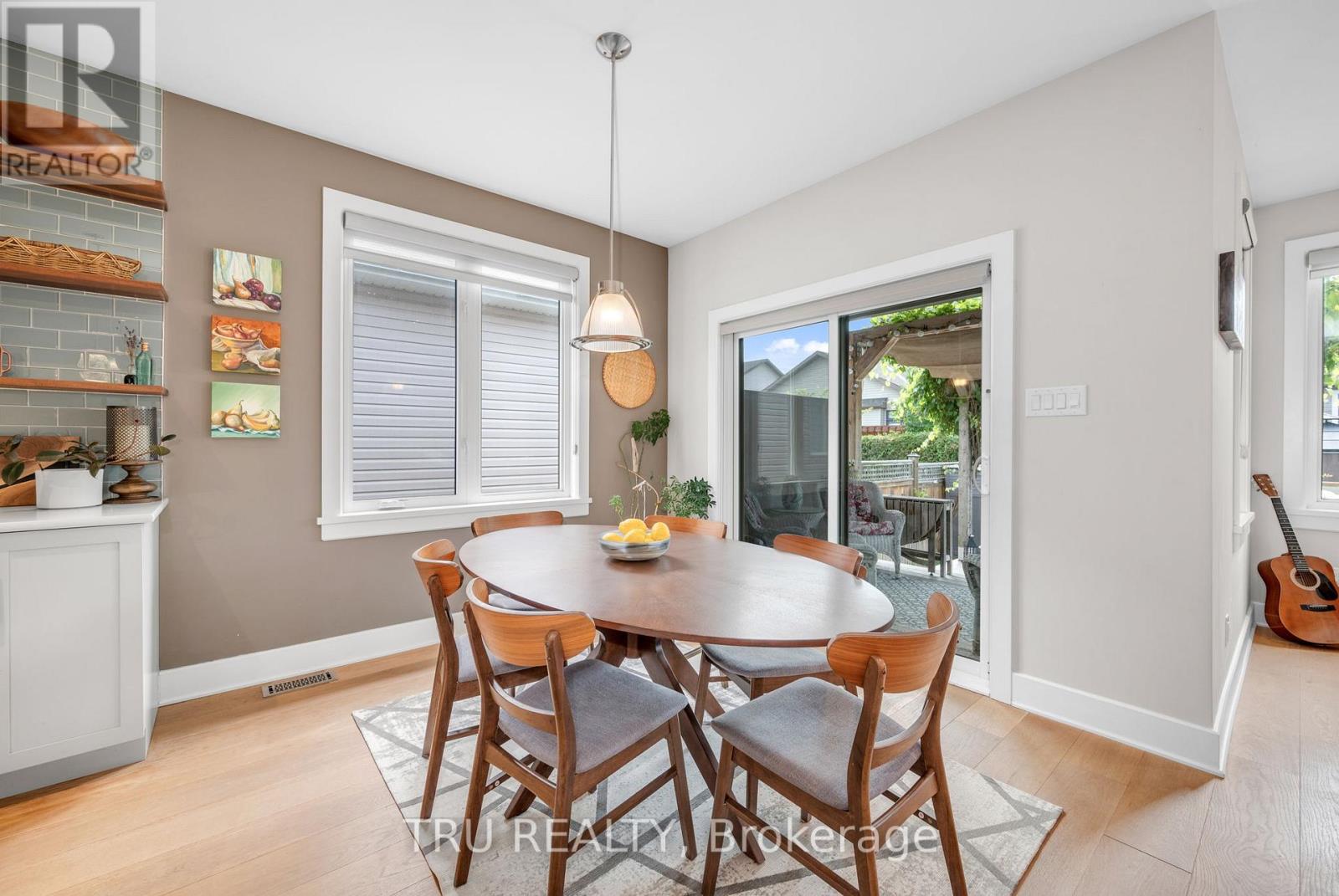 590 Robert Hill Street