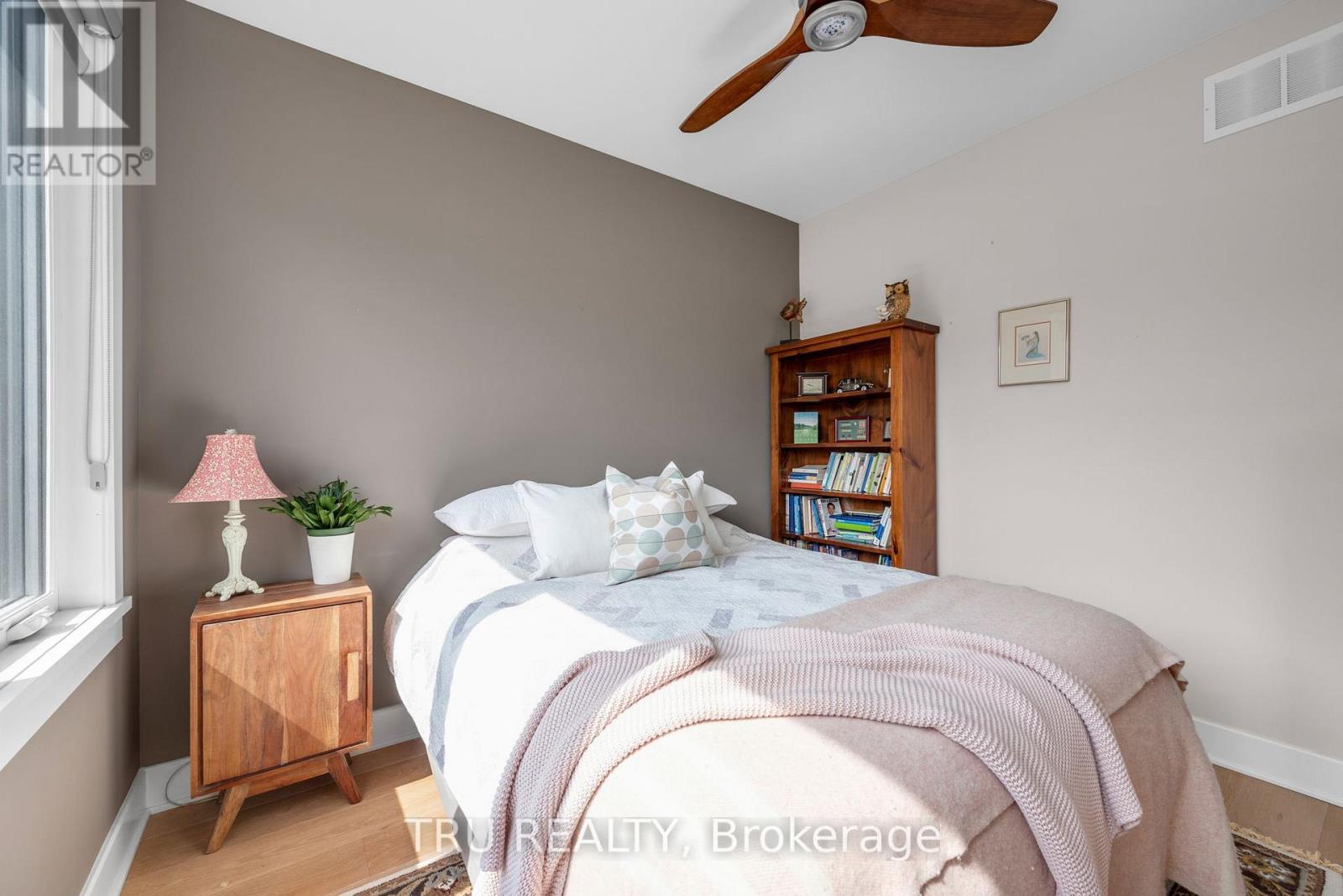 590 Robert Hill Street