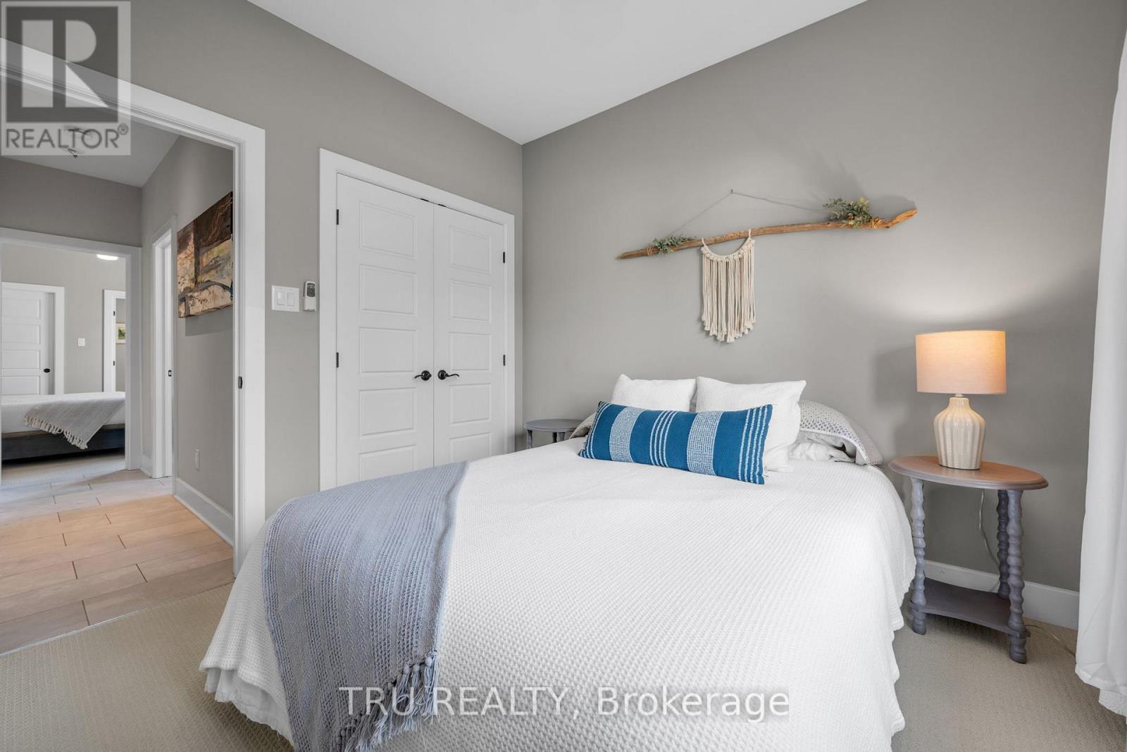 590 Robert Hill Street