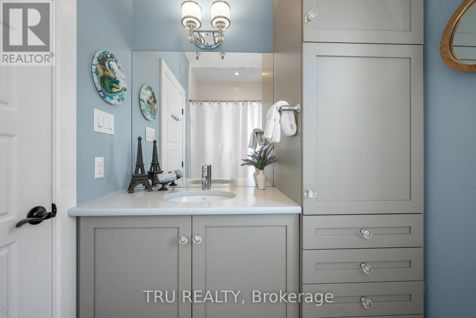 590 Robert Hill Street