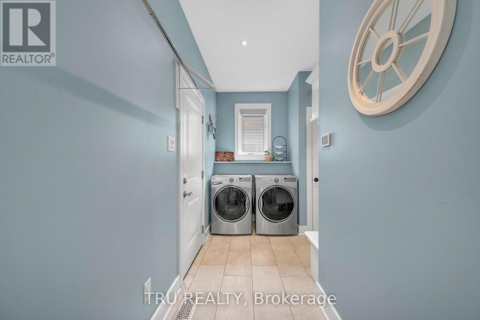 590 Robert Hill Street