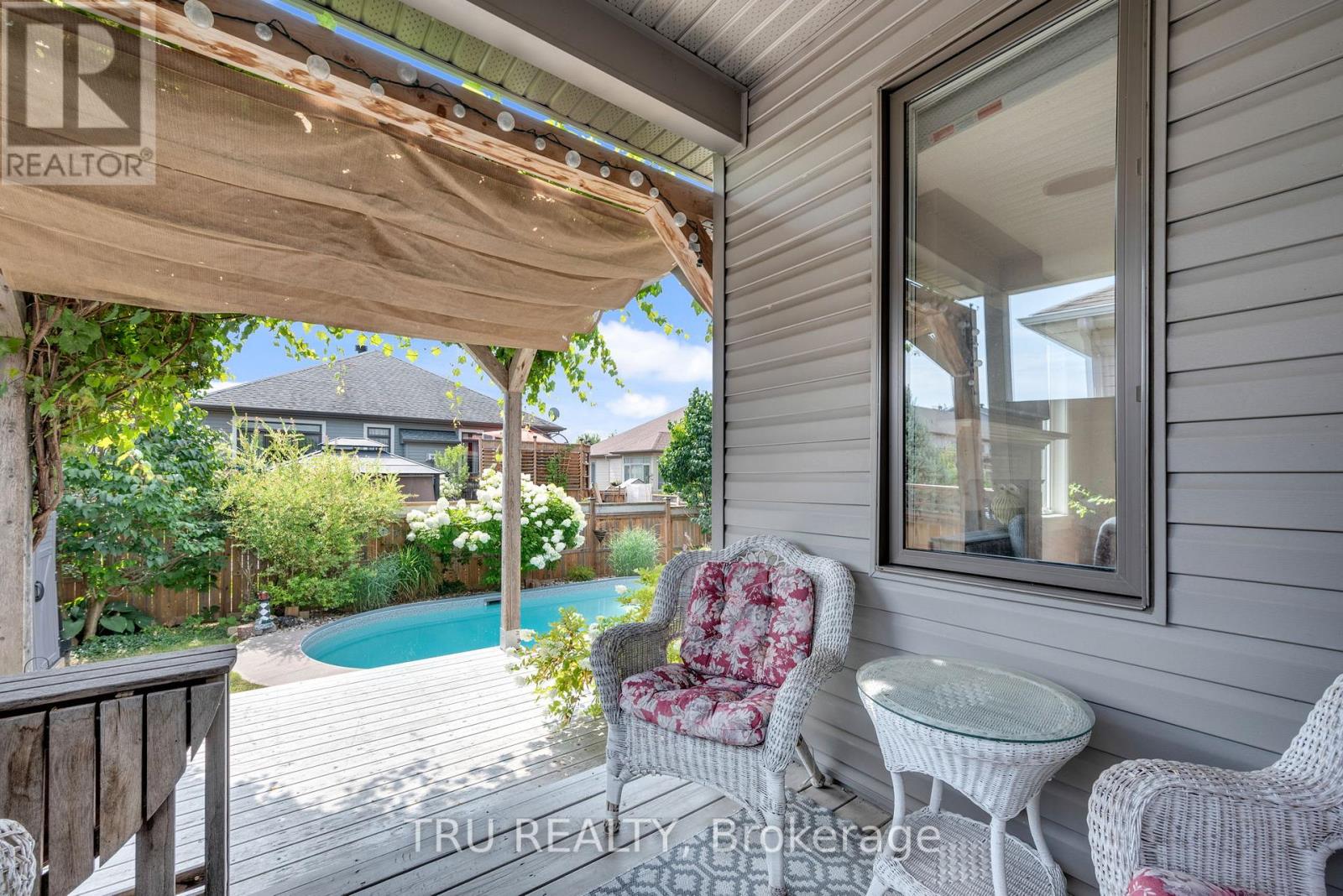 590 Robert Hill Street