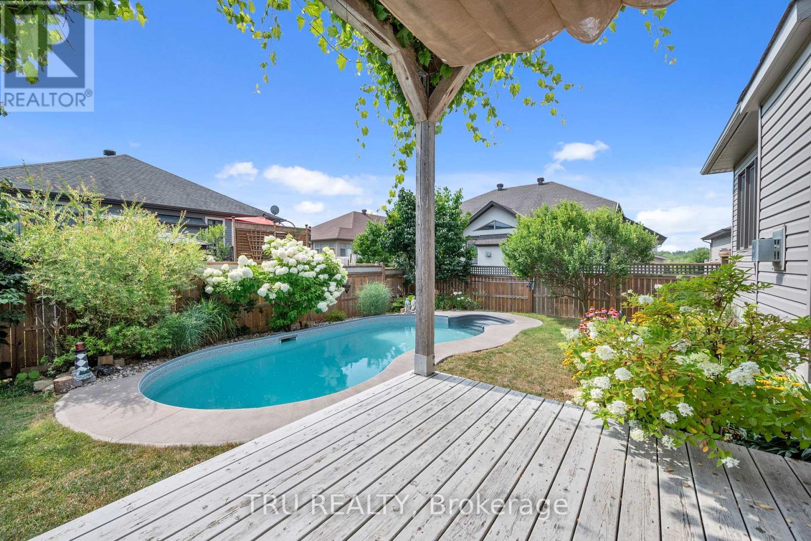 590 Robert Hill Street