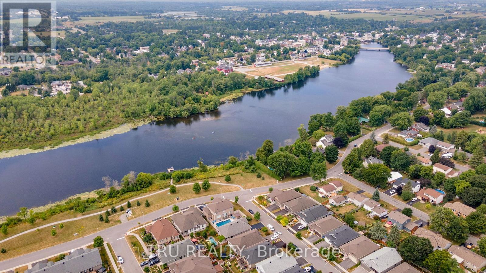 590 Robert Hill Street