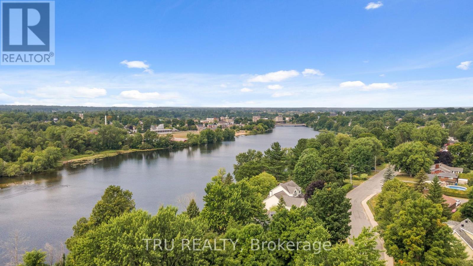 590 Robert Hill Street