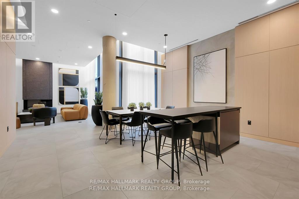 617 - 10 James Street