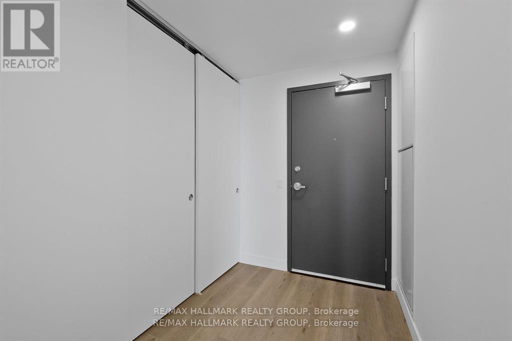 617 - 10 James Street