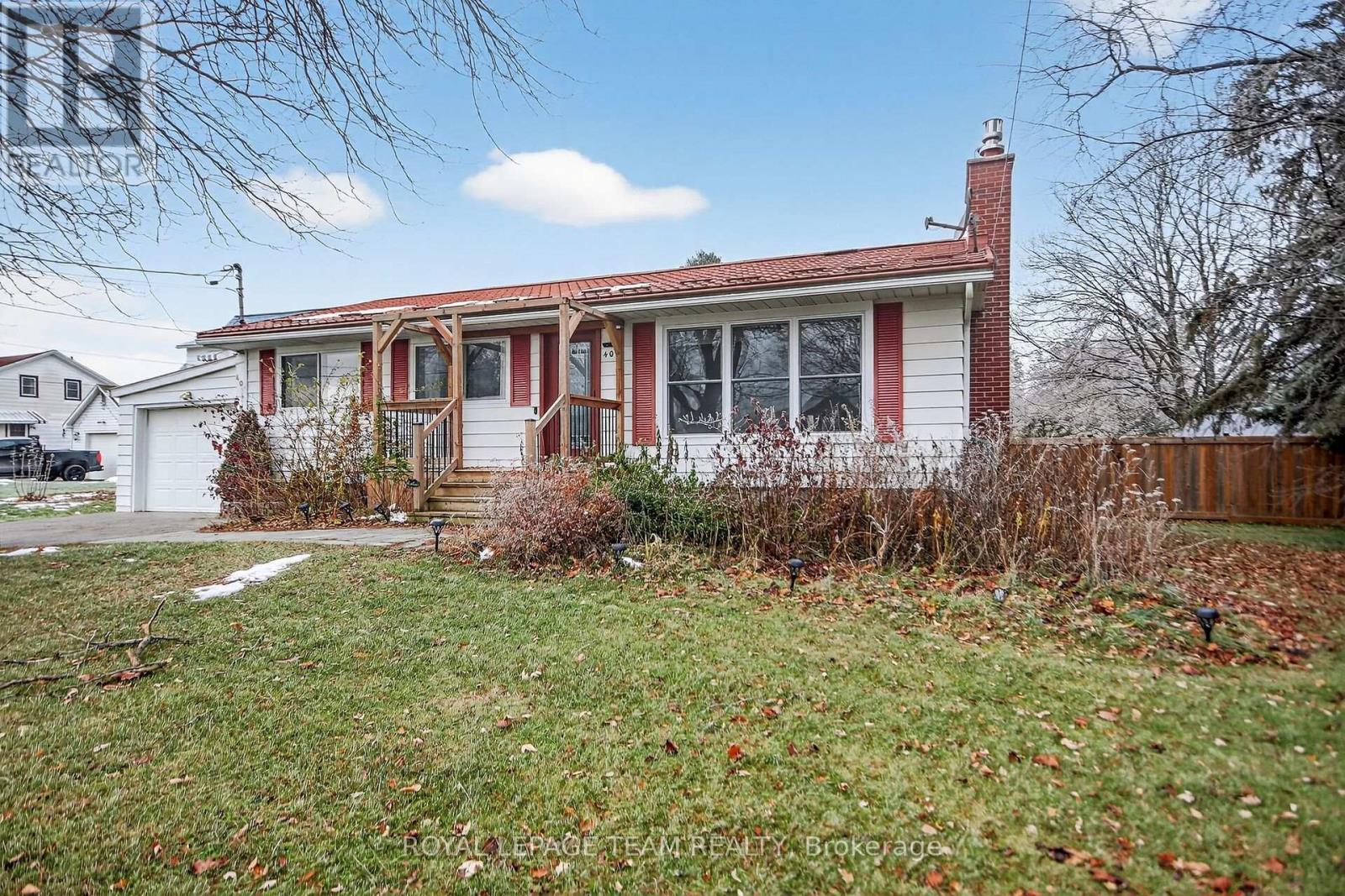 401 Clothier Street W