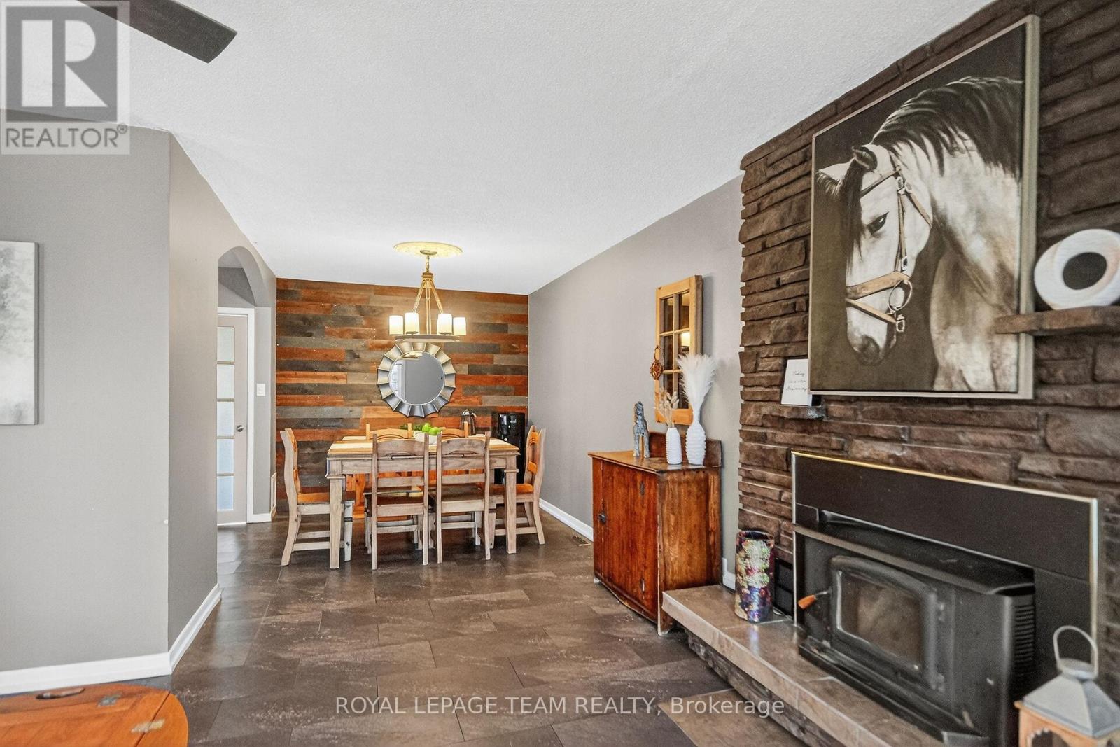 401 Clothier Street W