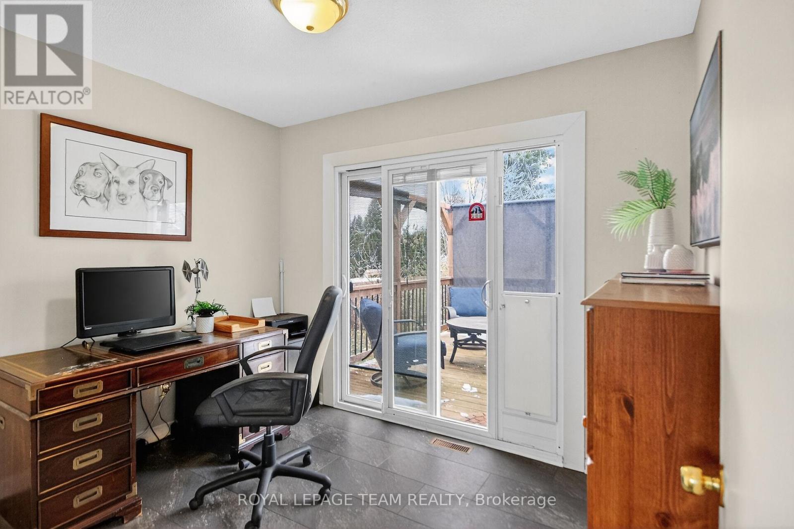 401 Clothier Street W