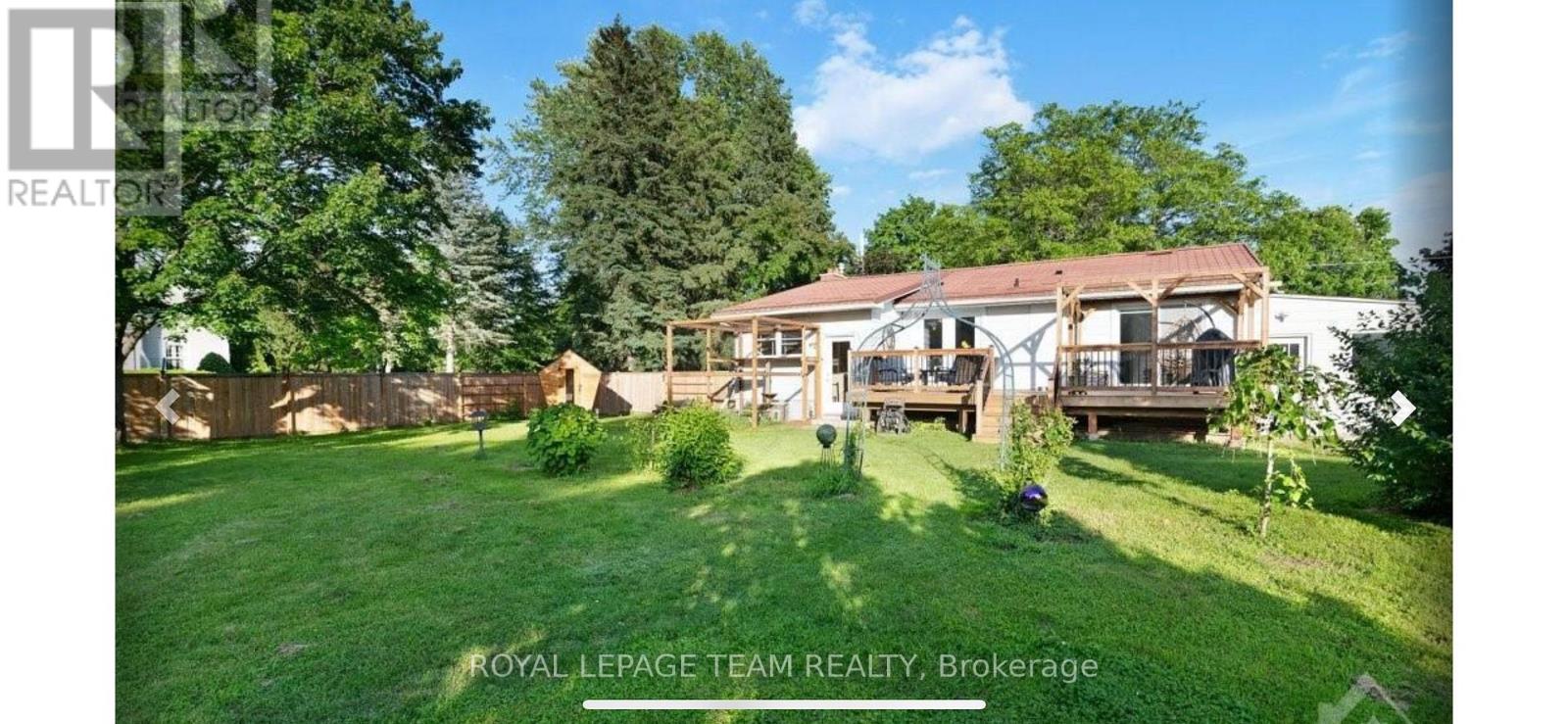 401 Clothier Street W